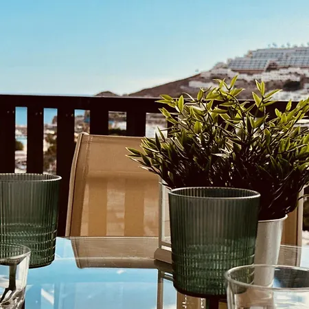 Click & Guest - Atlantic Views In Puerto Rico Моган
